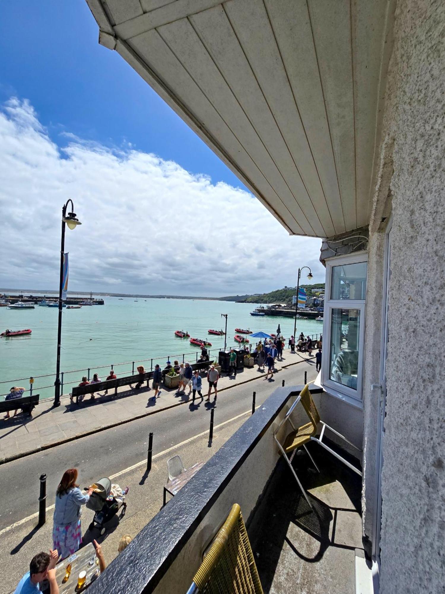 Premier 4 - Stunning Suite, Beautiful Sea Views St Ives  Exterior photo